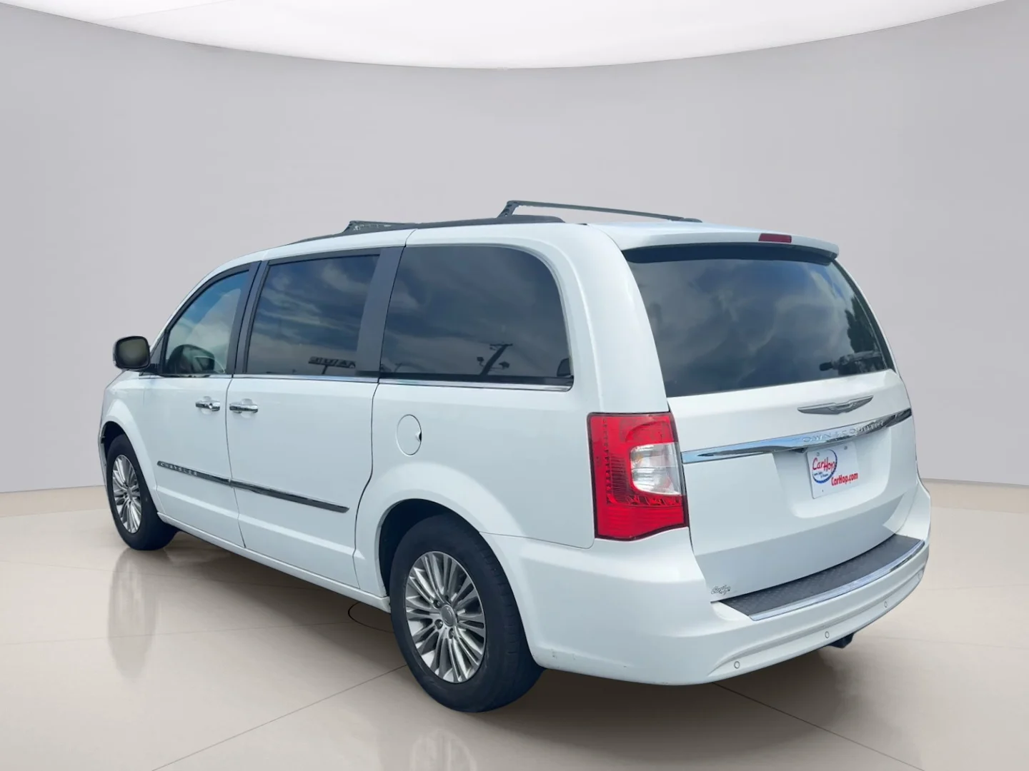 Used 2015 White Chrysler TOURING image 7