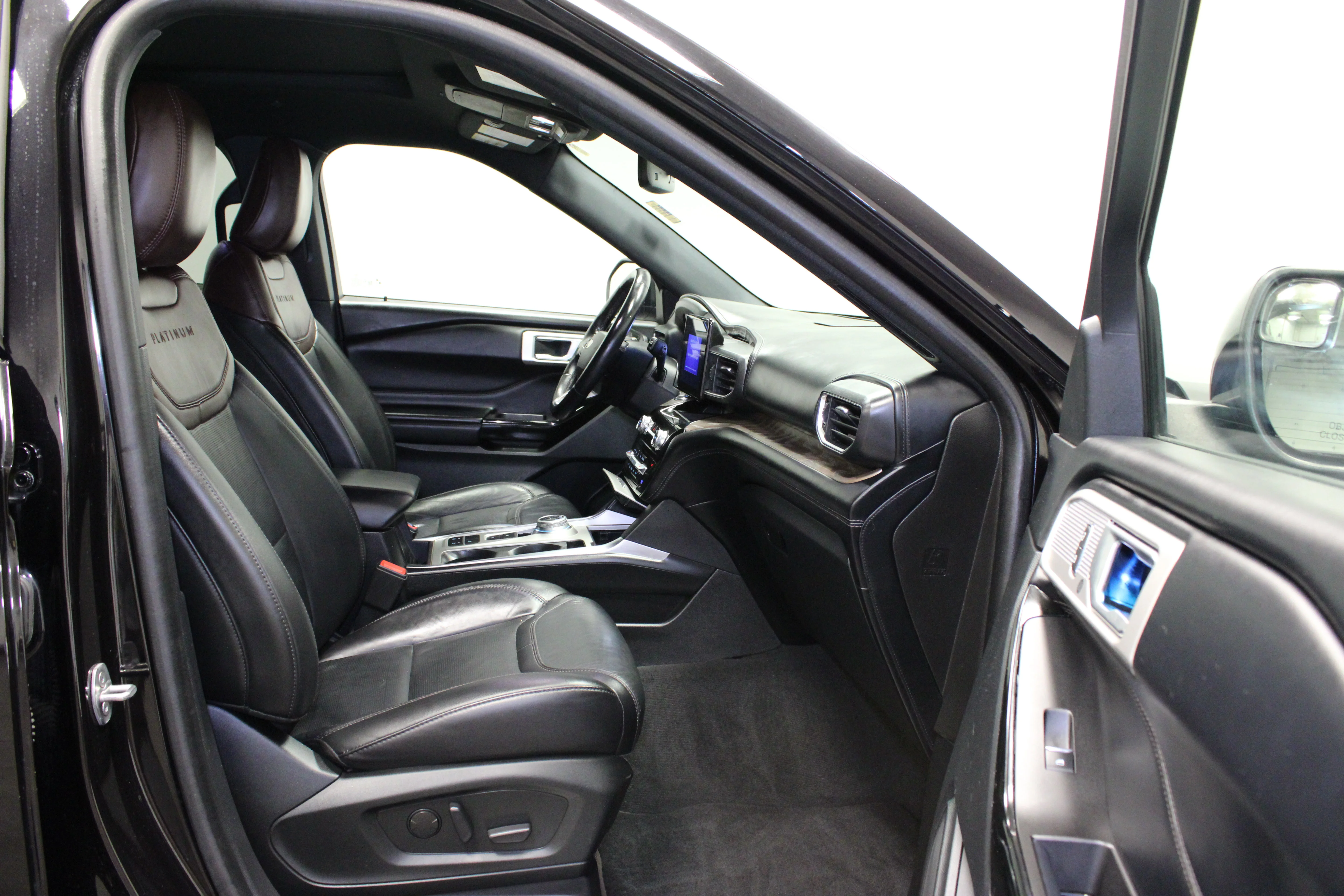 Used 2022 Agate Black Metallic Ford Platinum image 15