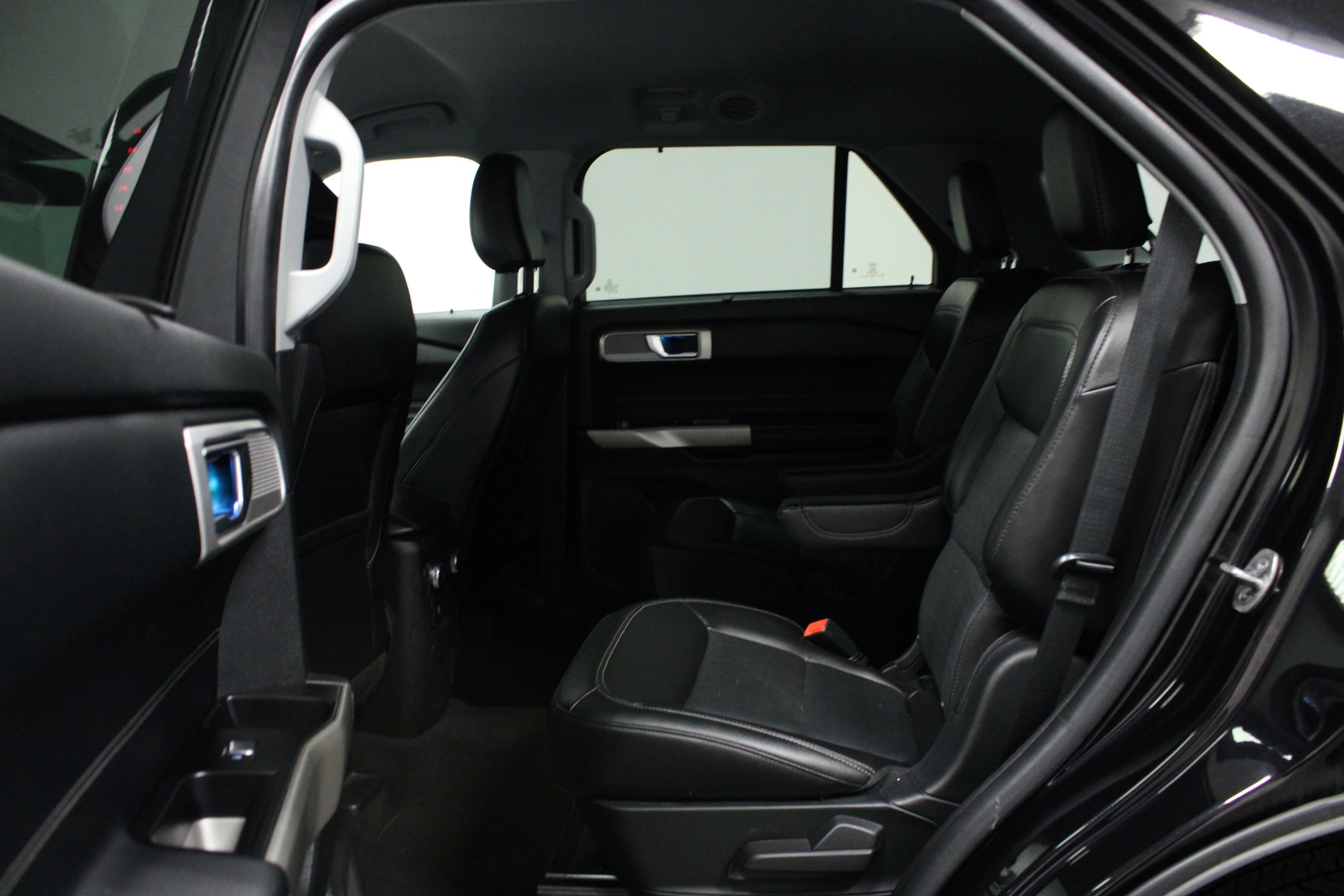 Used 2022 Black Metallic Ford Limited image 13