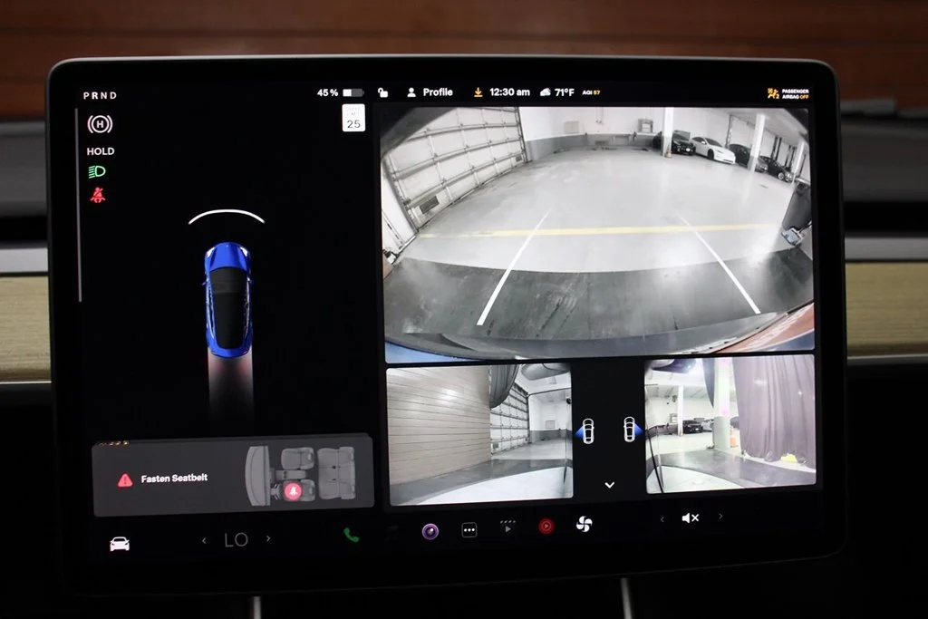 Used 2019 Deep Blue Metallic Tesla  image 18