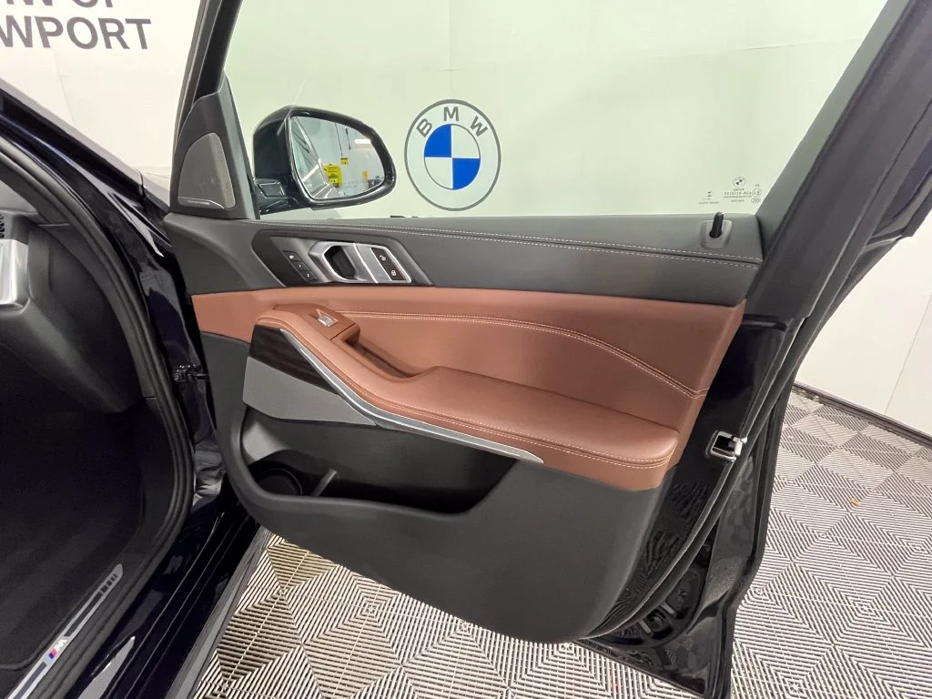 Used 2024 Carbon Black Metallic BMW xDrive40i image 24