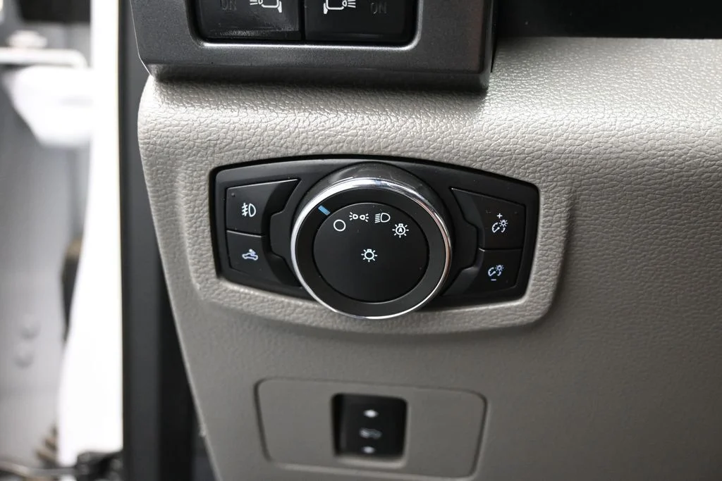 Used 2021 White Ford XLT image 12