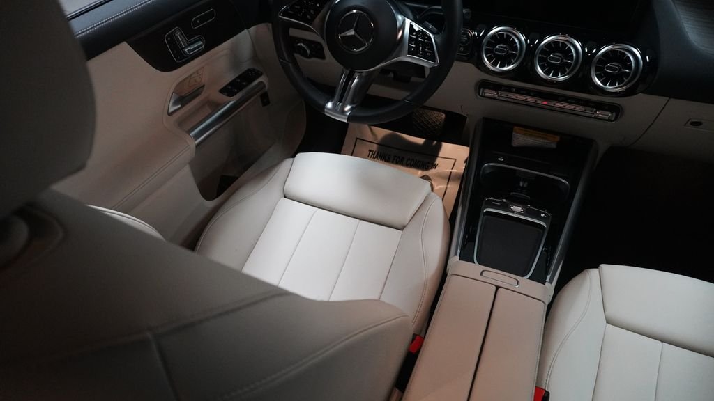 Certified Used 2026 White Mercedes-Benz GLA 250 image 29