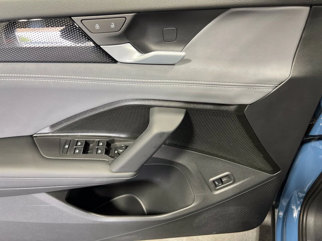New 2026 Blue Volkswagen SE image 11
