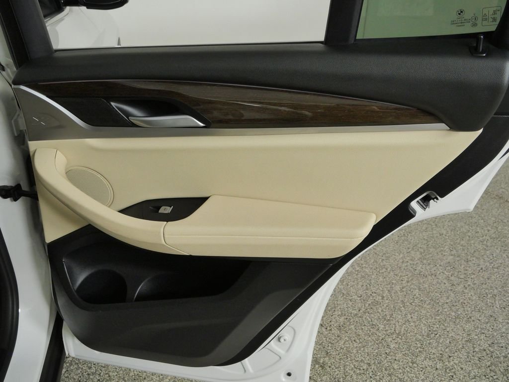 Used 2021 Alpine White BMW xDrive30i image 25