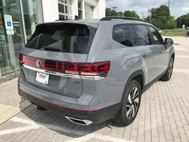 New 2026 Pure Gray Volkswagen 2.0T SE w/Technology image 8