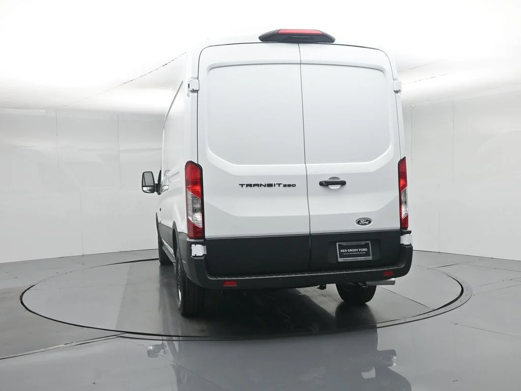New 2026 Oxford White Ford Base image 27