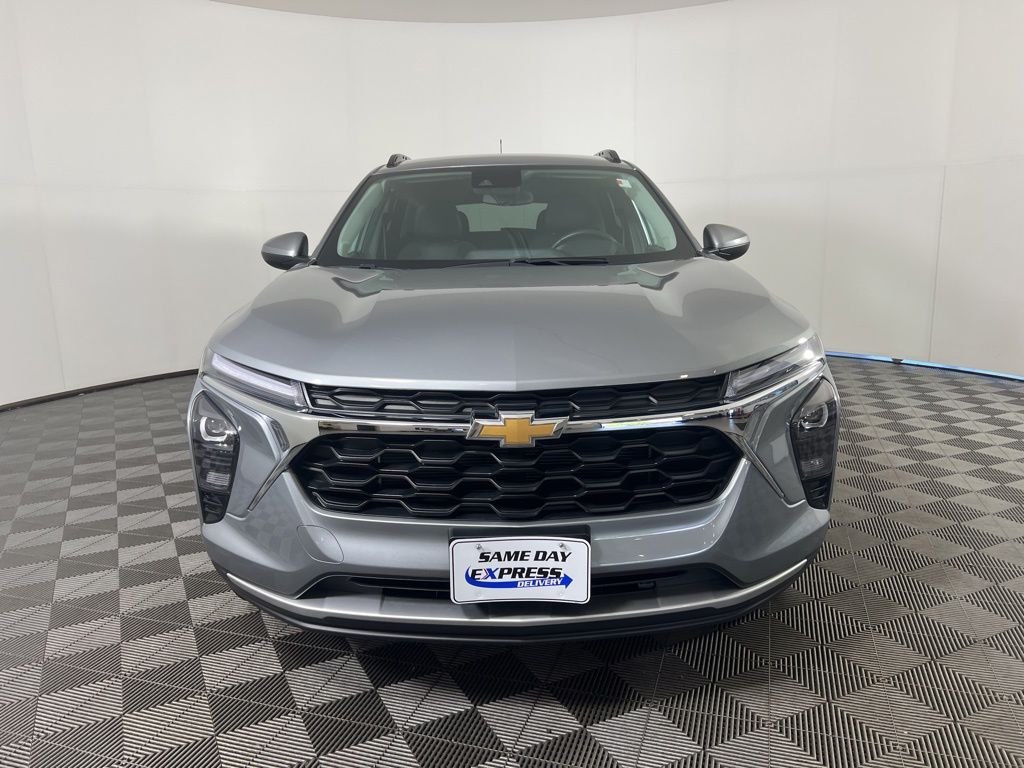 Used 2024 Gray Chevrolet LT image 28