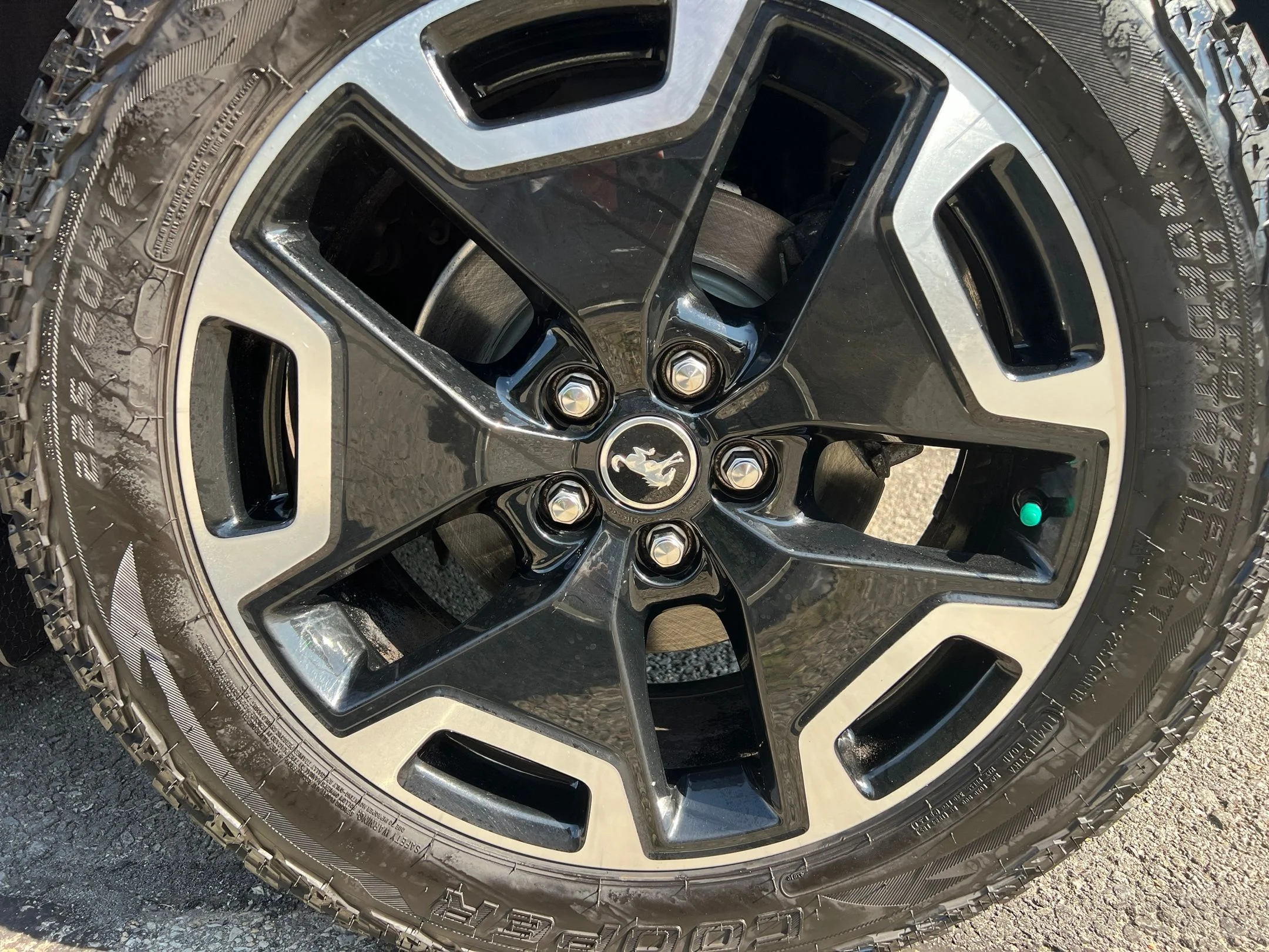 Used 2022 Gray Metallic Ford Outer Banks image 11