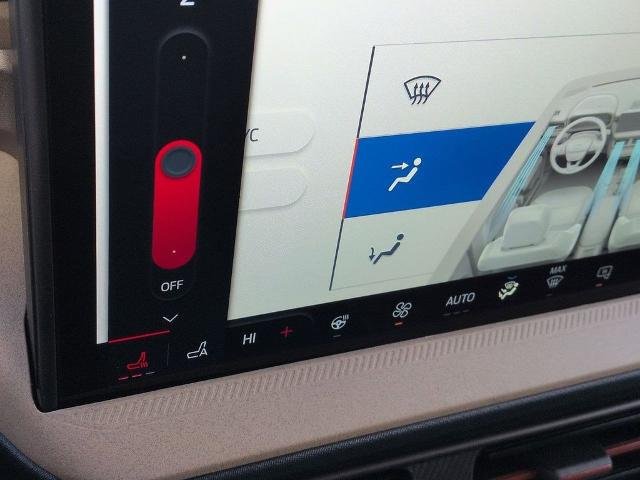 New 2026 Ruby Red Metallic Tinted Clearcoat Ford Lariat® image 22