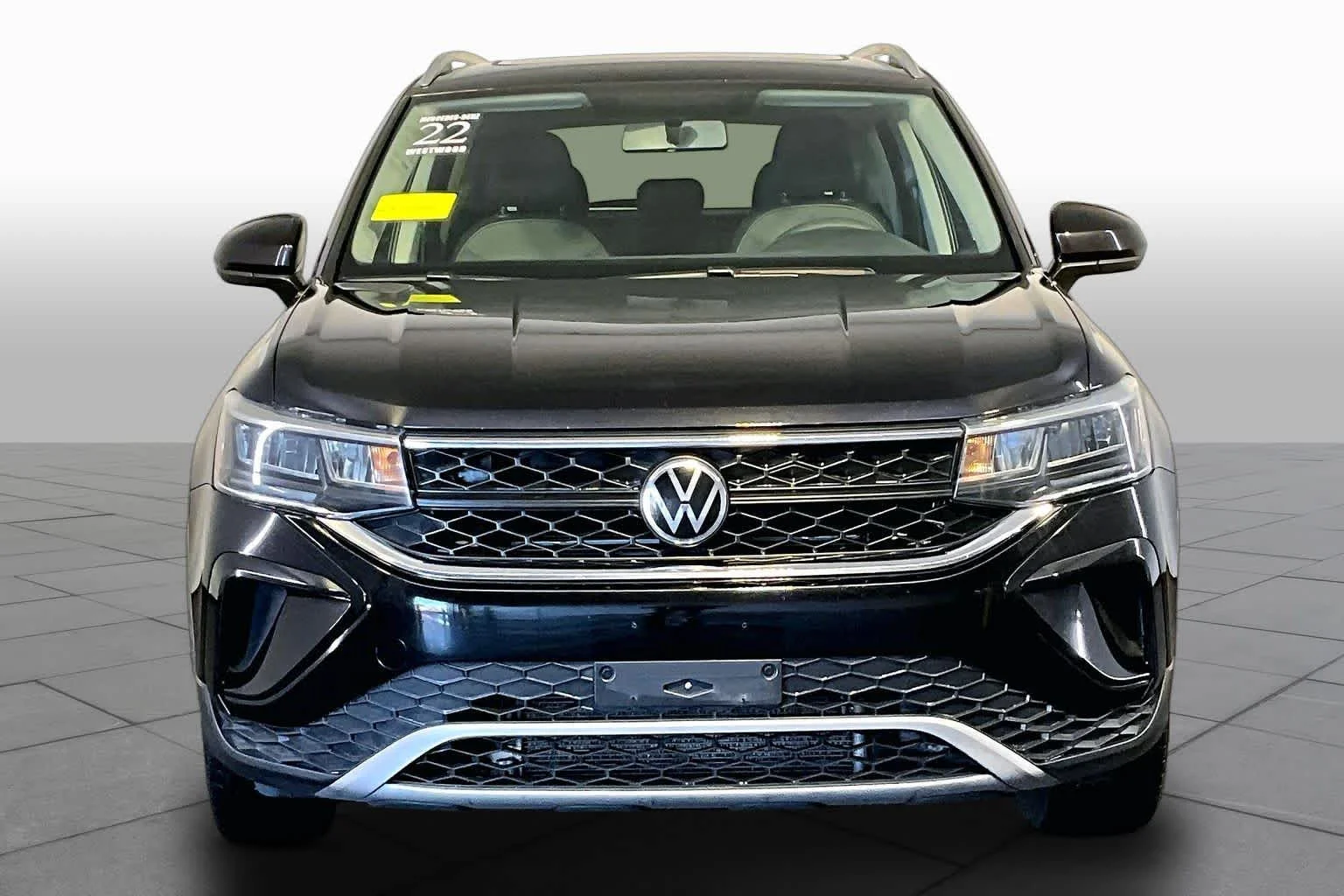 Used 2022 Deep Black Pearl Volkswagen SE image 4