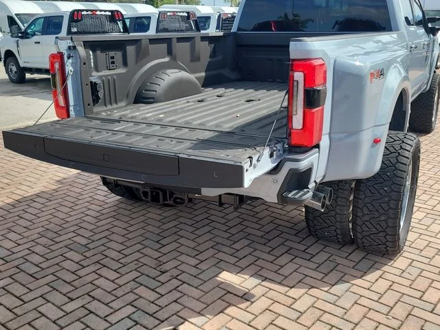 Used 2024 Gray Ford Platinum image 11
