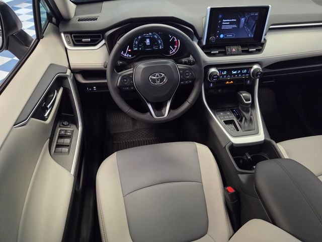 Used 2025 Silver Toyota XLE Premium image 13