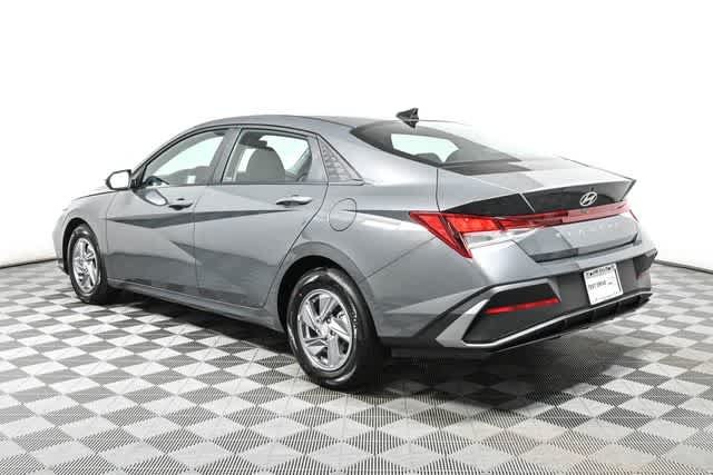 New 2026 Ecotronic Gray Hyundai SE image 4