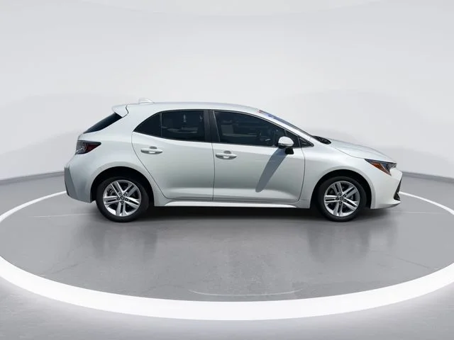 Used 2019 White Toyota SE image 8