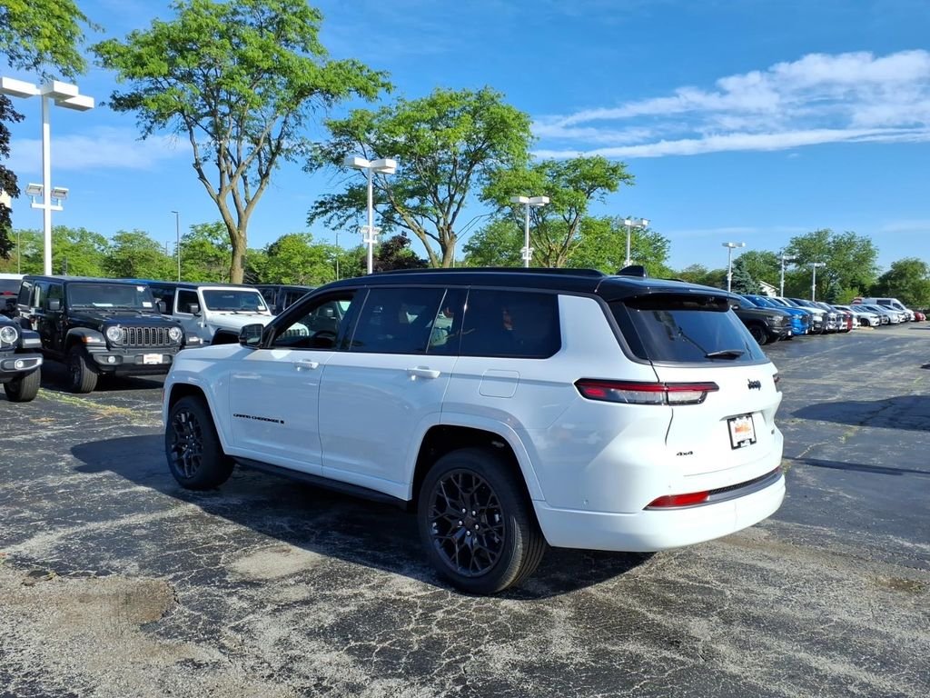 New 2026 Bright White Clear-Coat Exterior Paint Jeep Summit image 4