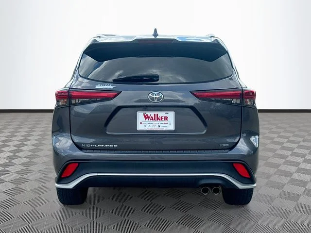 Used 2022 Gray Toyota XSE image 6
