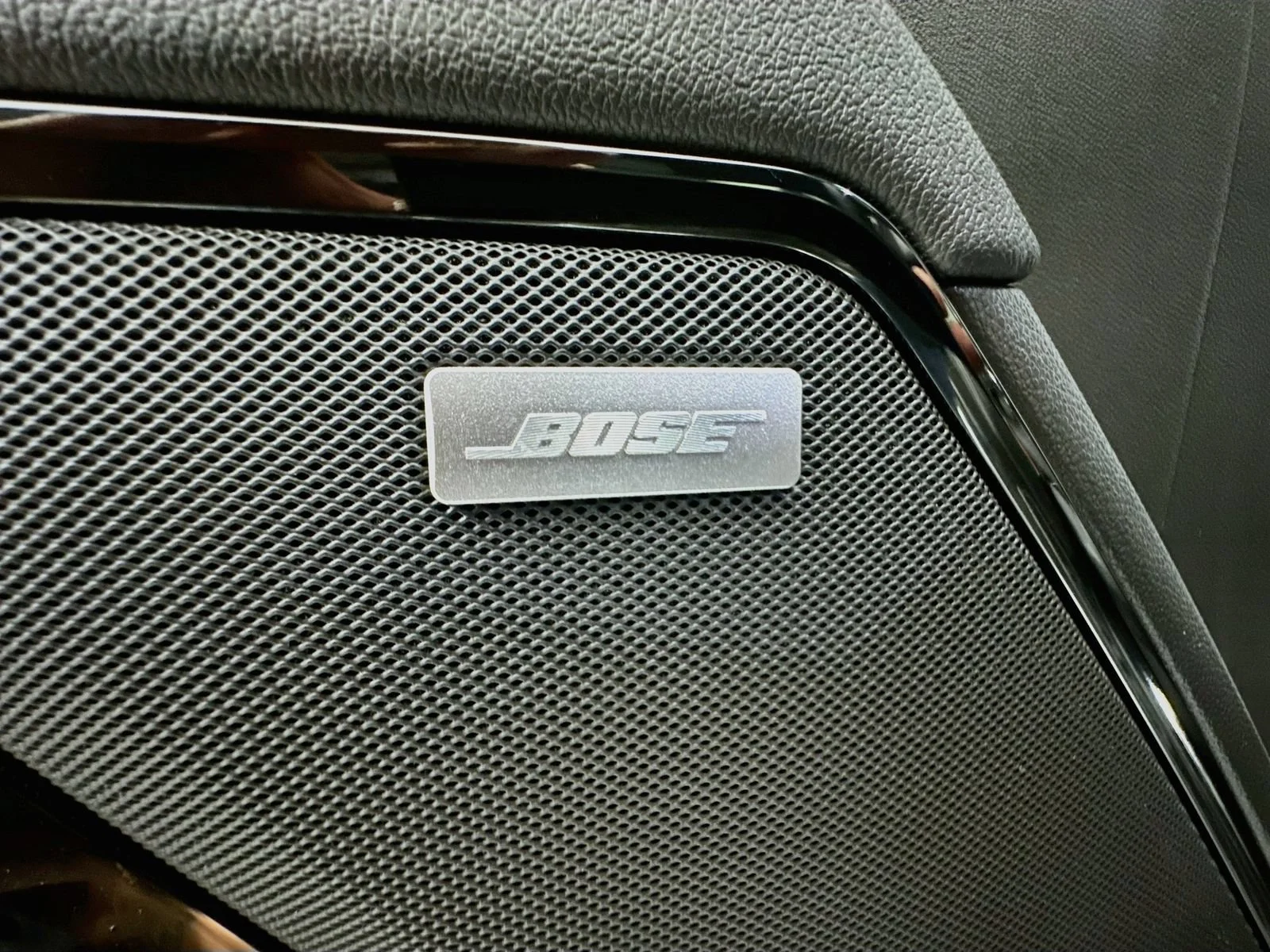 Used 2025 Summit White GMC AT4 image 20