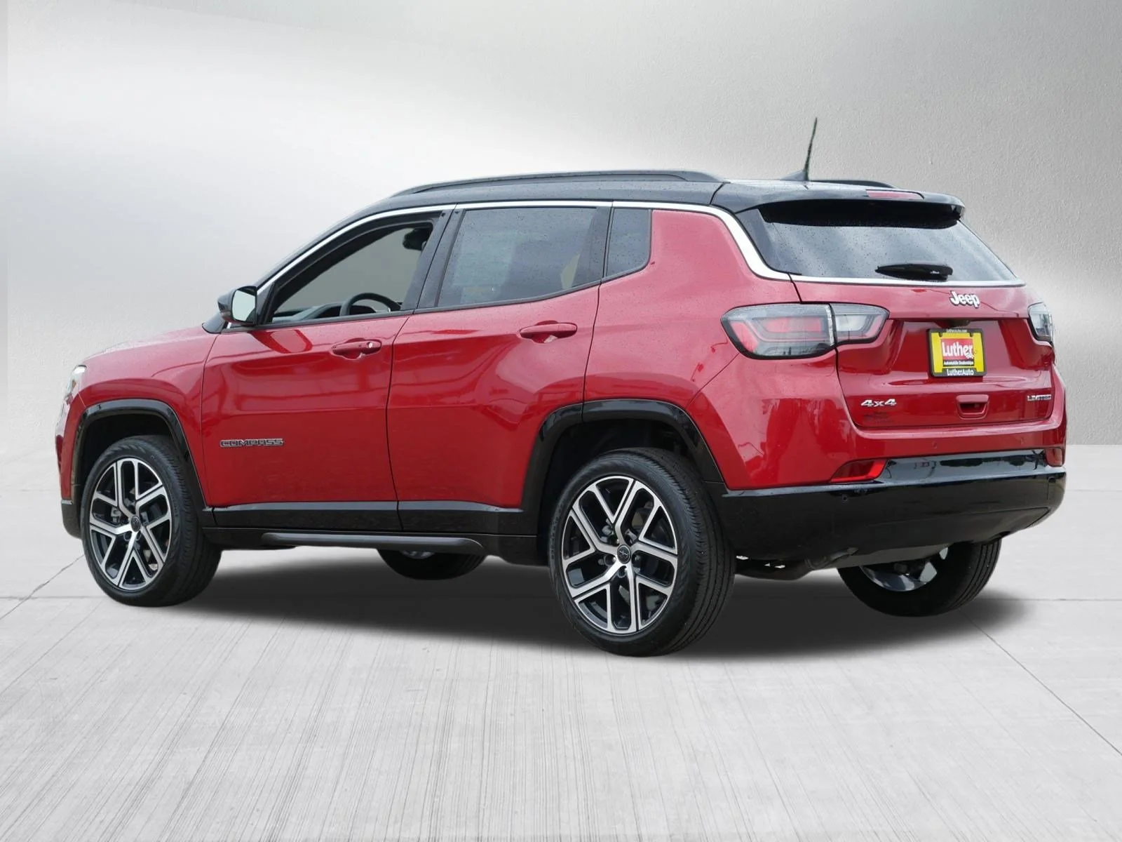 Used 2025 Red Hot Pearlcoat Jeep Limited image 5