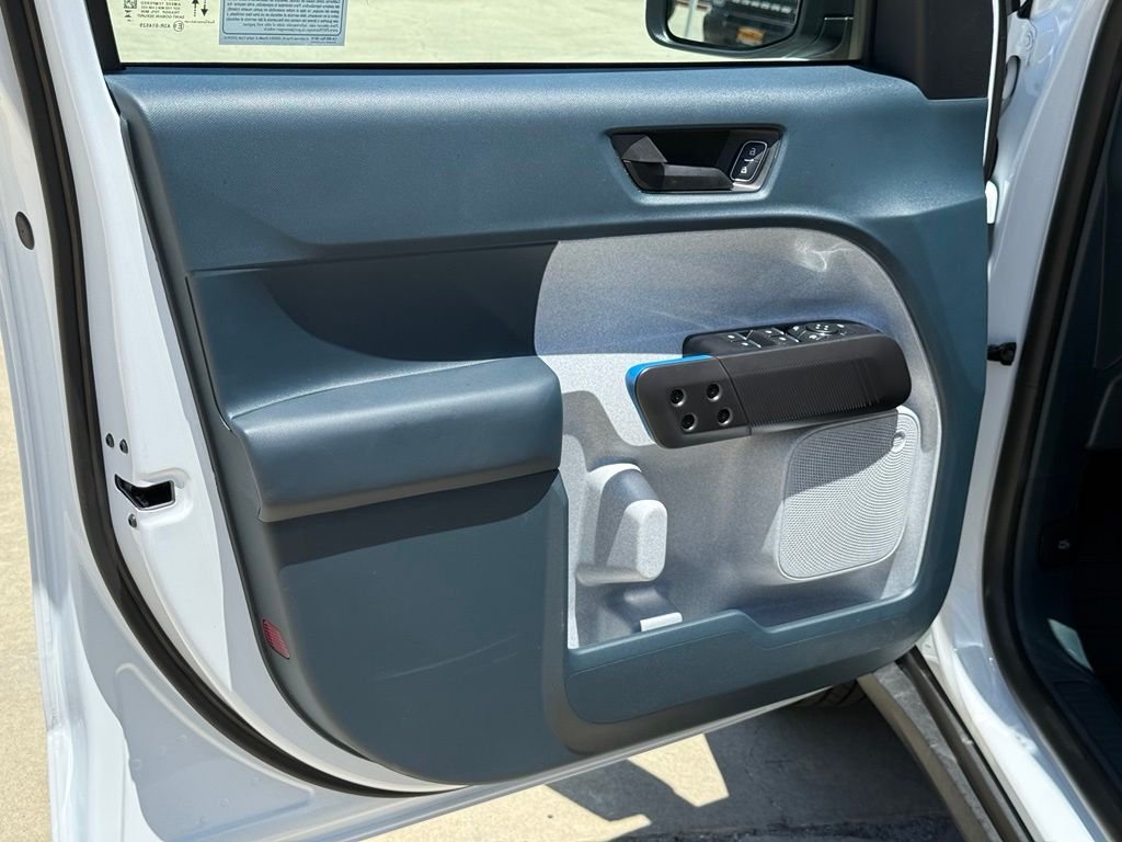 New 2026 Oxford White Ford XLT image 13