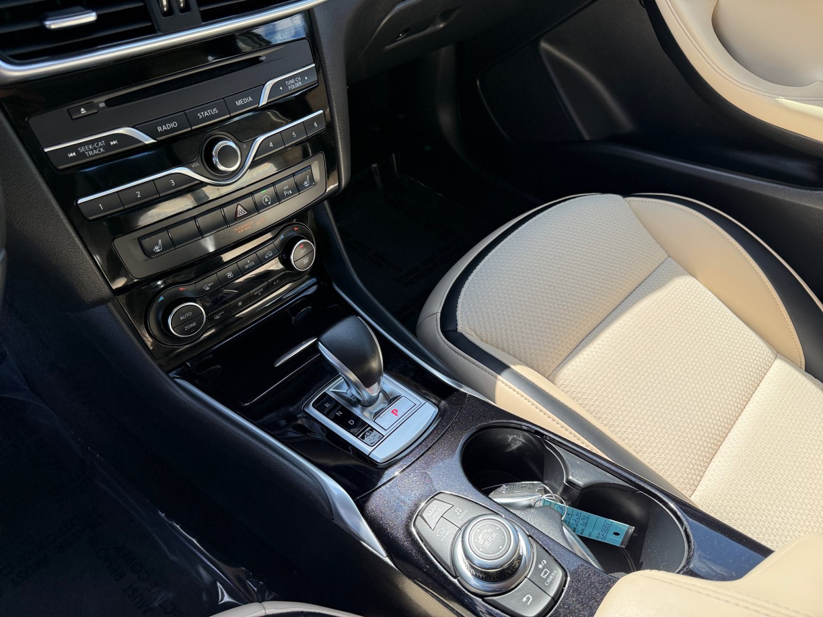 Used 2019 Chestnut INFINITI LUXE image 13