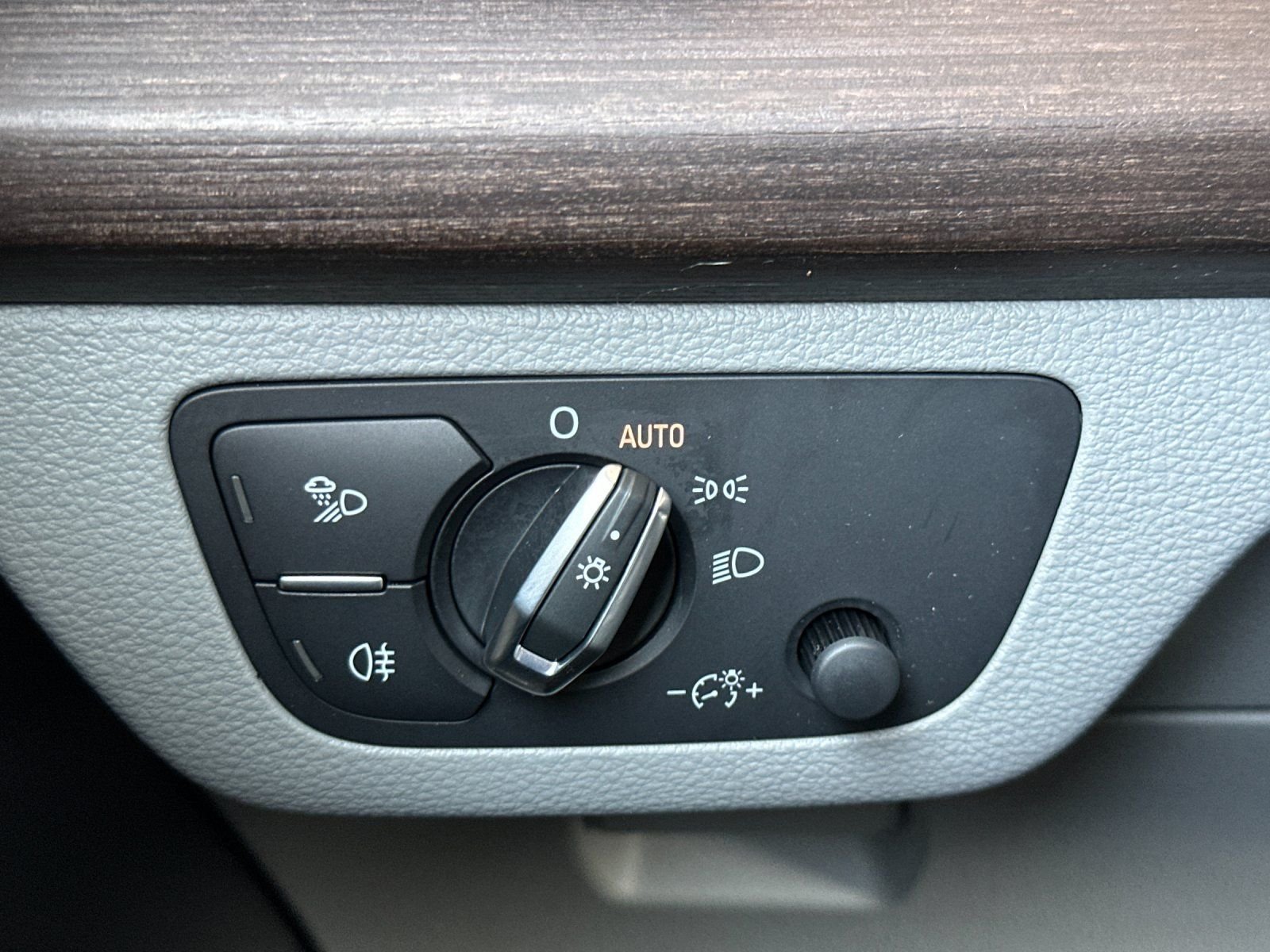 Used 2023 Silver Audi 55 Premium image 30
