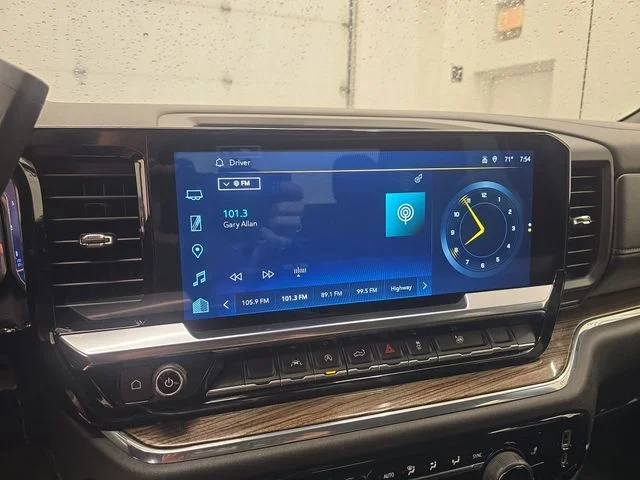 Used 2023 Summit White Chevrolet LT image 23
