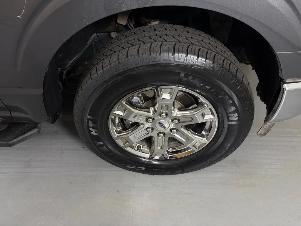 Used 2023 Gray Ford XLT image 11