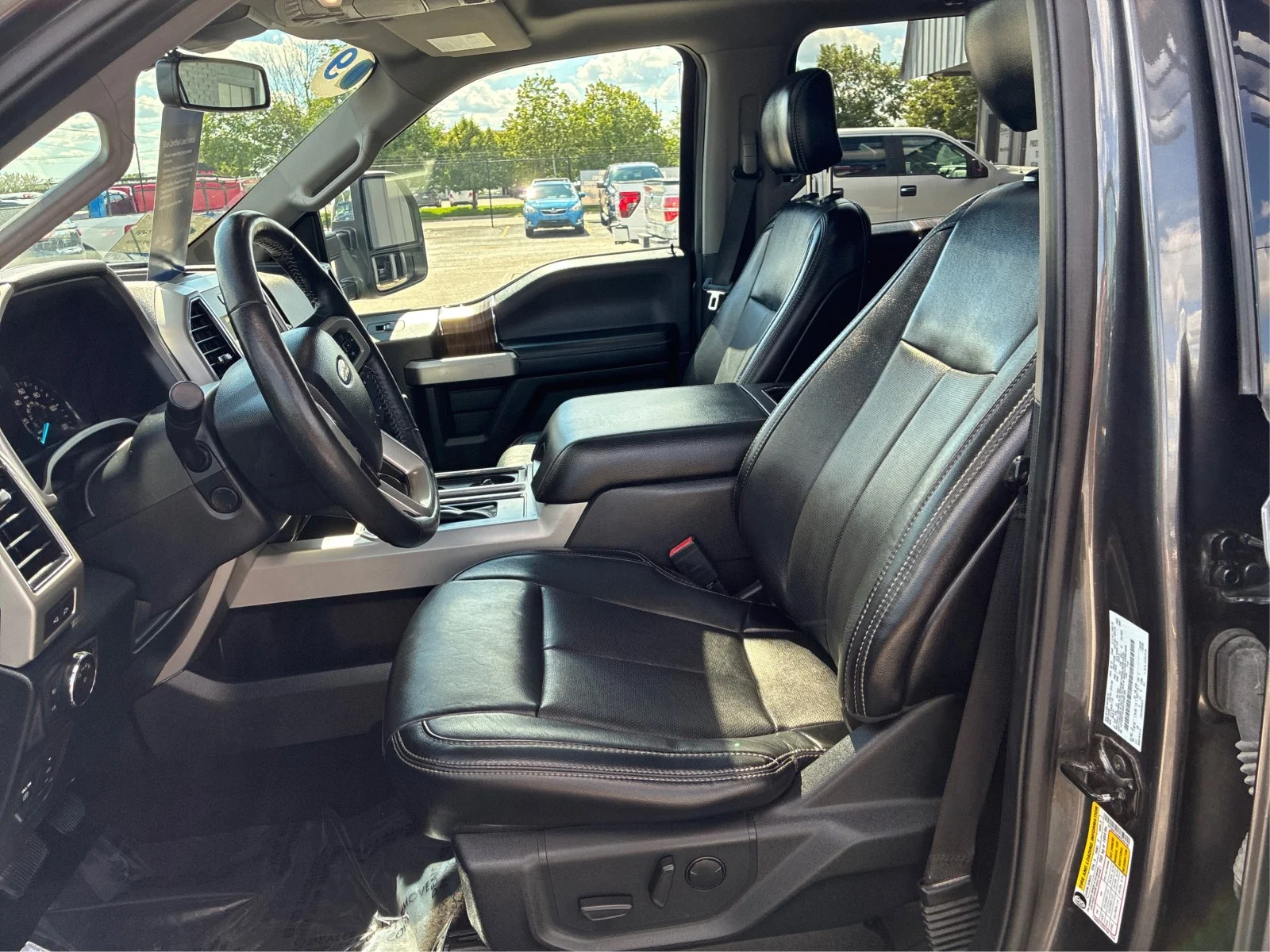 Certified Used 2019 Magnetic Metallic Ford LARIAT image 9