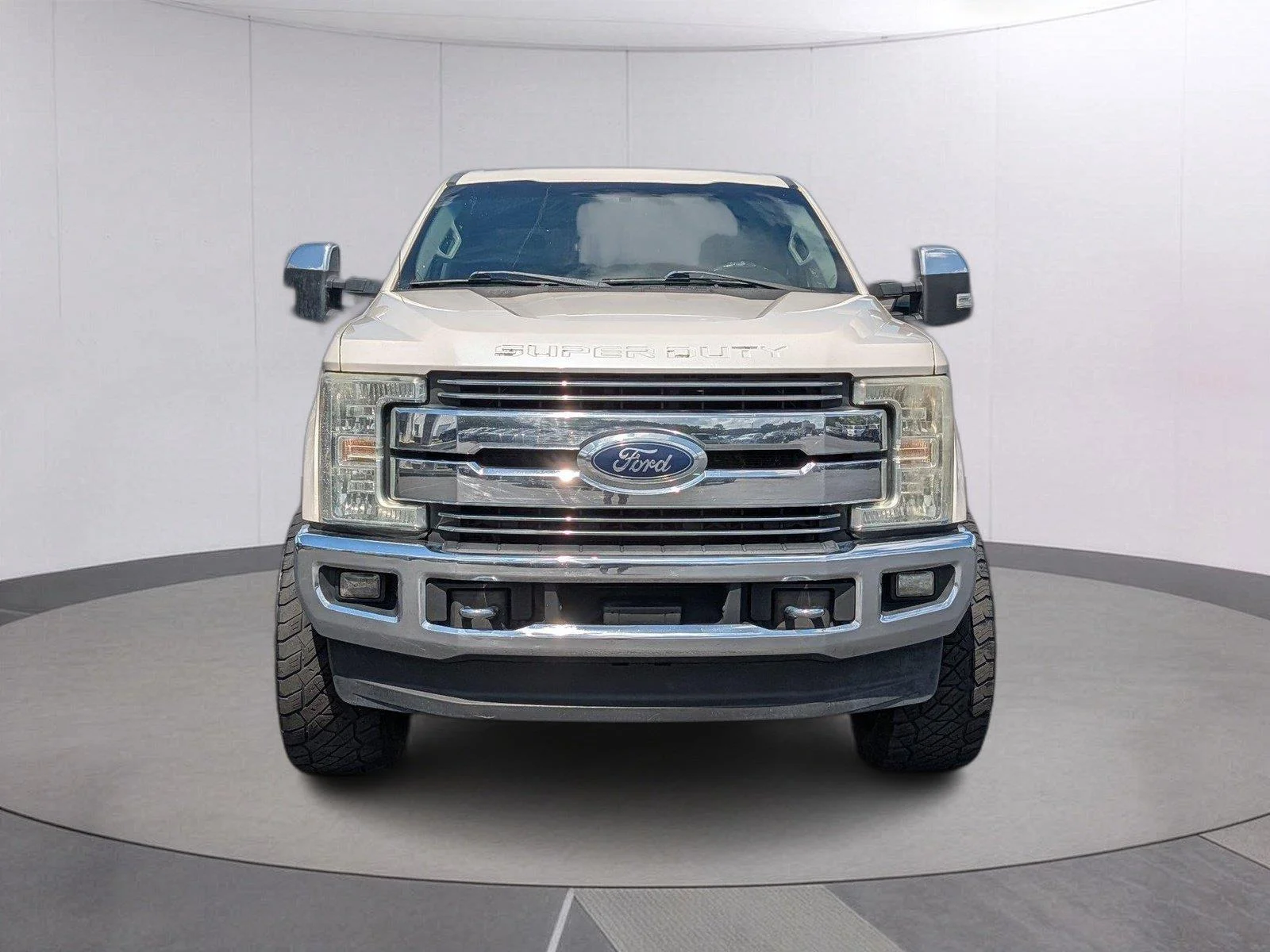 Used 2017 White Platinum Metallic Tri-Coat Ford Lariat image 9
