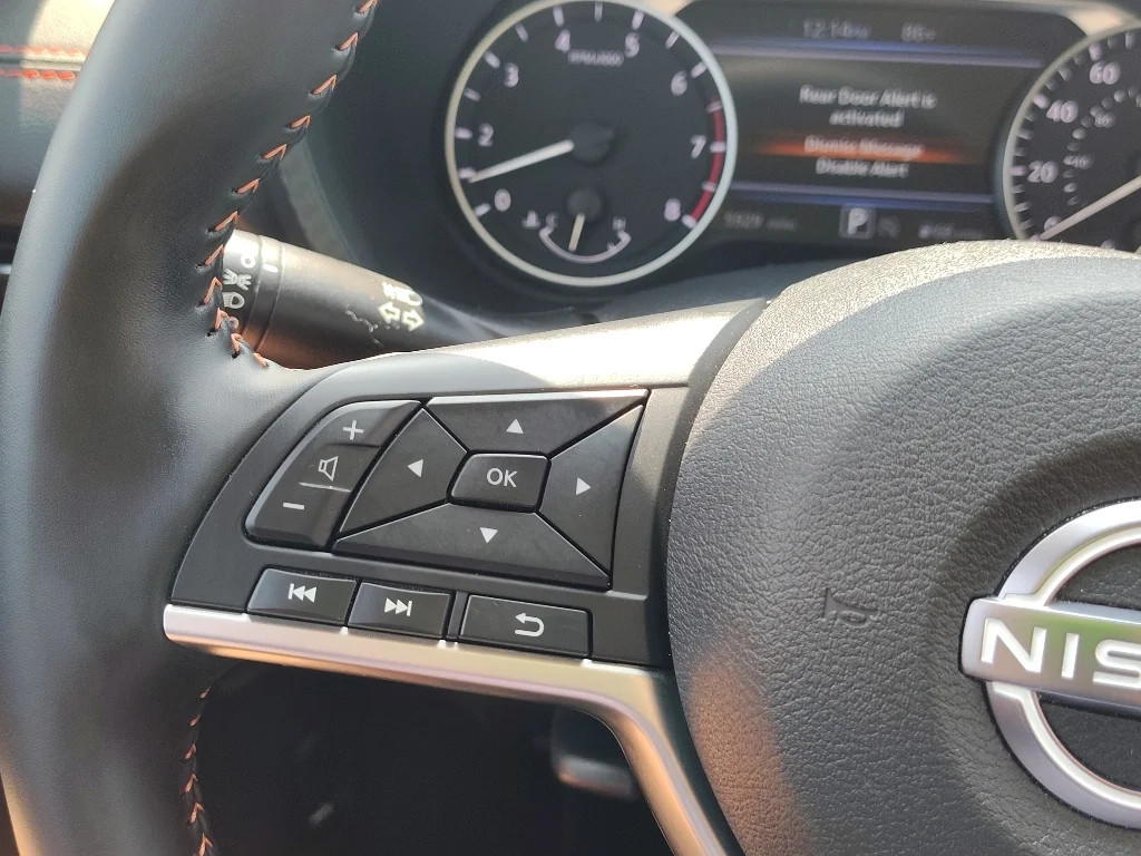 Used 2025 Super Black Nissan SR image 15