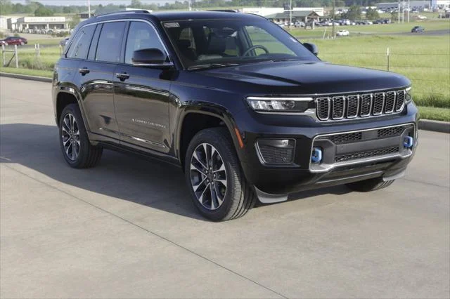 New 2022 Diamond Black Crystal Pearlcoat Jeep Overland 4xe image 1