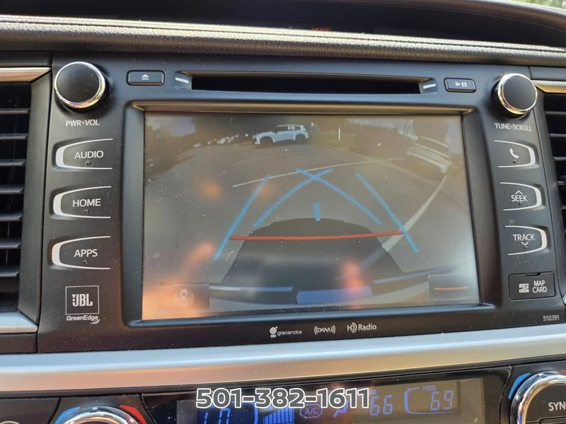 Used 2019 Blizzard Pearl TOYOTA LIMITED V6 FWD image 30