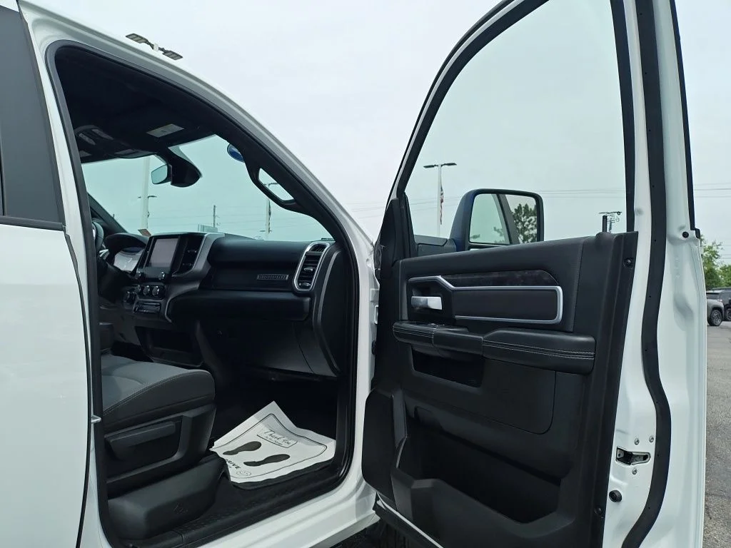 Used 2024 White Ram Big Horn image 36