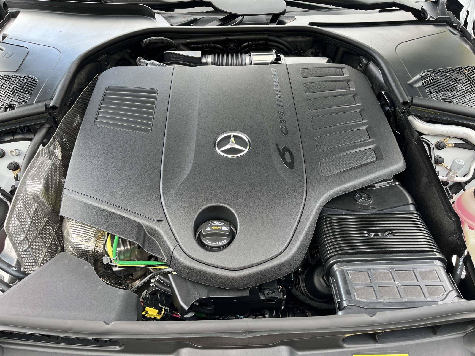 New 2027 MANUFAKTUR Moonlight White Metallic Mercedes-Benz S 500 4MATIC® Sedan image 49