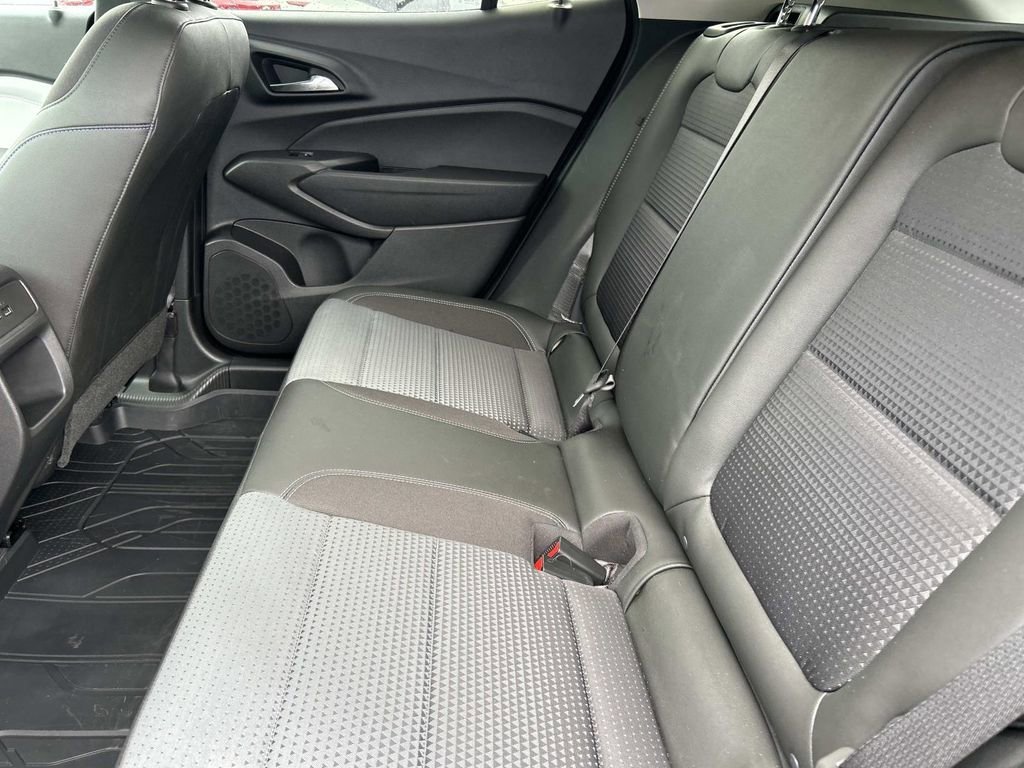 Used 2025 Sterling Gray Metallic Chevrolet LT image 18