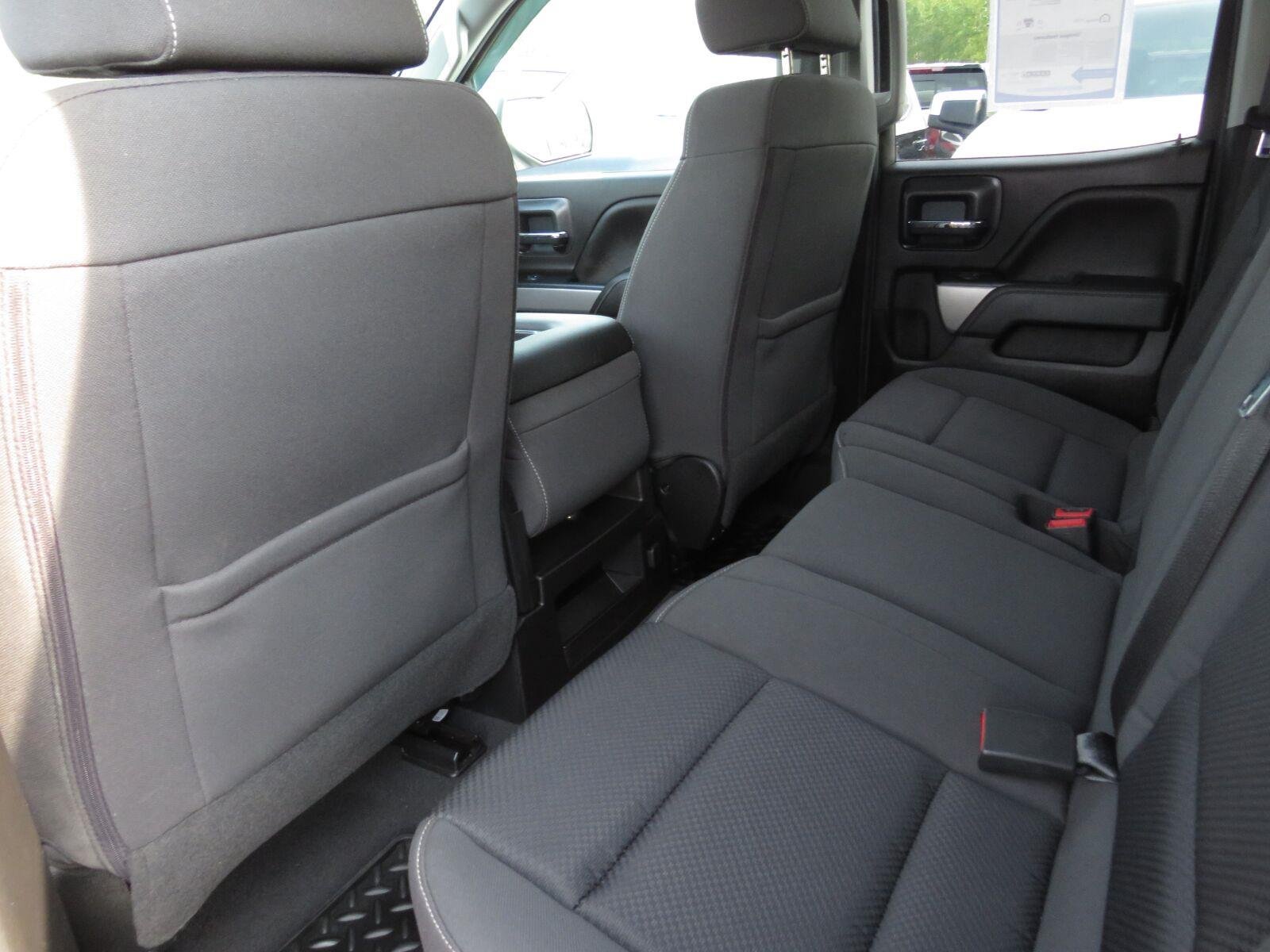 Used 2019 Silver Ice Metallic Chevrolet LT image 25