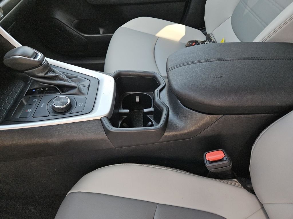 Used 2023 Silver Toyota XLE Premium image 34