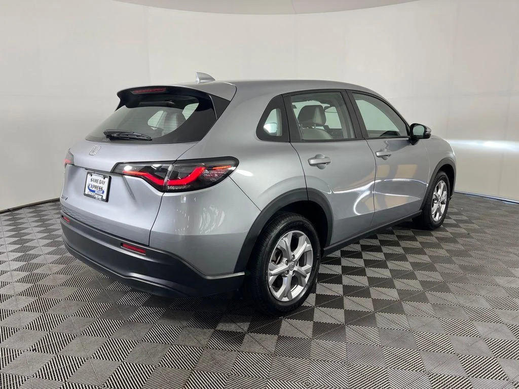Used 2023 Lunar Silver Metallic Honda LX image 10