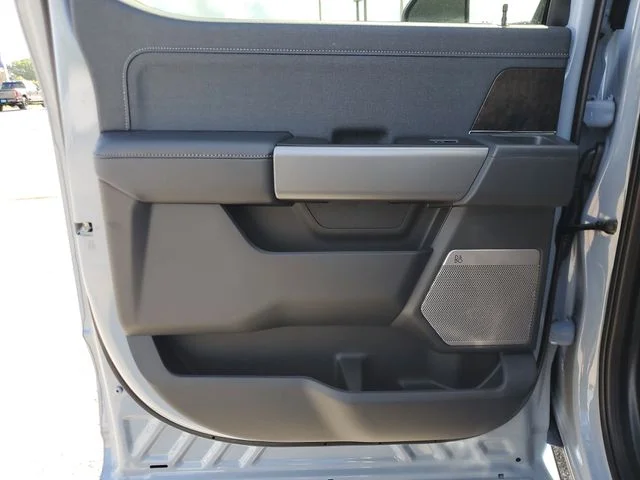 New 2026 Glacier Gray Metallic Tri-Coat Ford F-250® Lariat® image 13