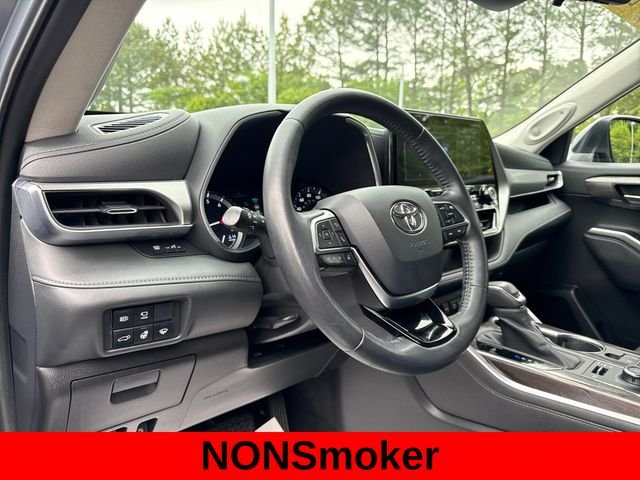 Used 2020  Toyota Platinum image 15