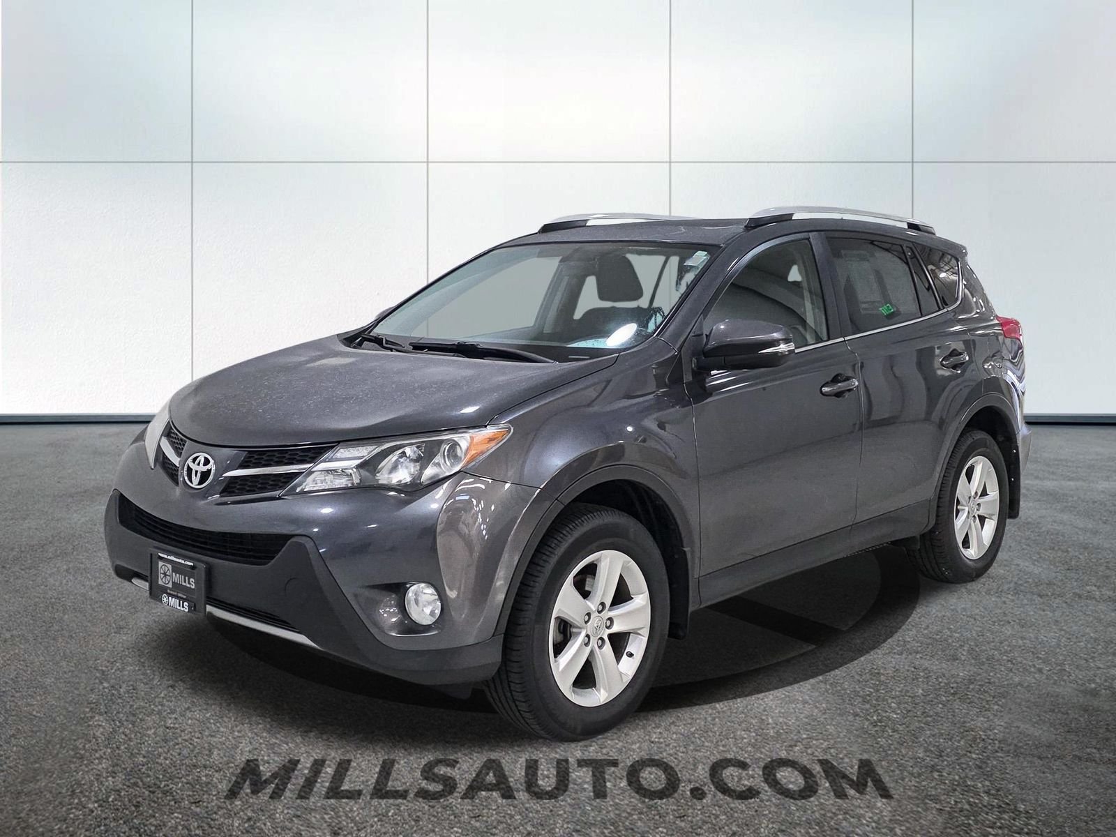 Used 2014 Toyota RAV4 XLE with VIN JTMRFREV4ED066338 for sale in Willmar, MN