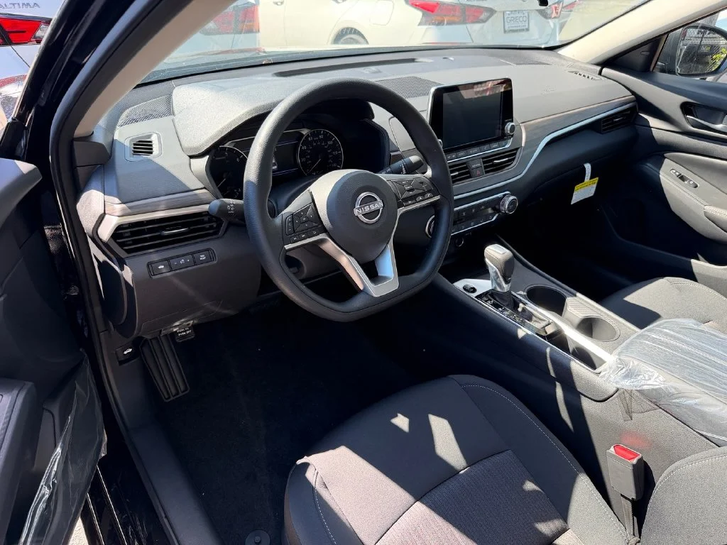 New 2026 Black Nissan 2.5 SV image 5