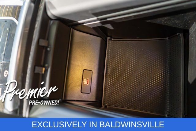 Used 2025 Black BMW xDrive40i image 40