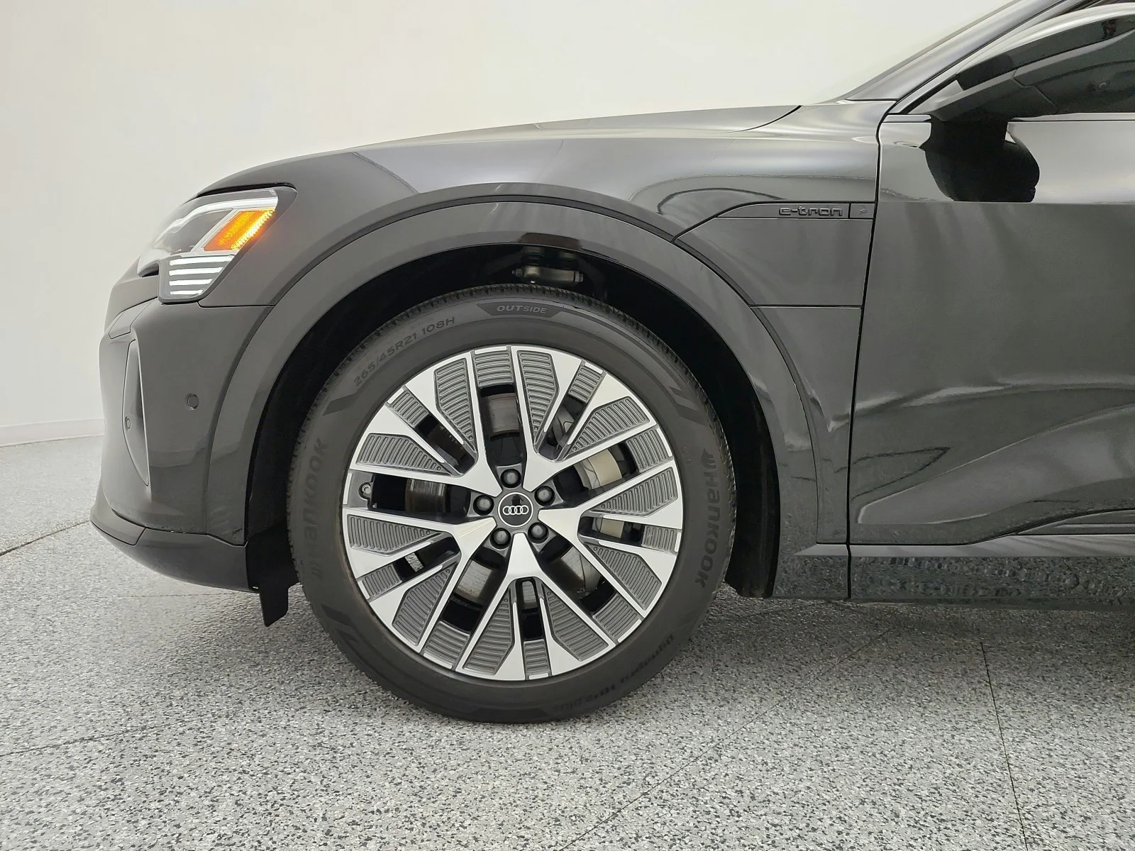 Used 2024 Mythos Black Metallic Audi Premium Plus quattro image 18