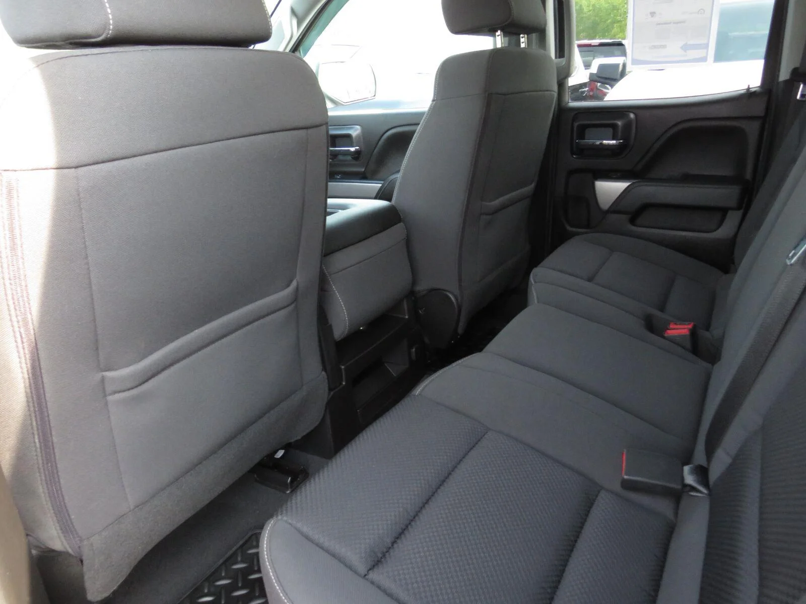 Used 2019 SILVER ICE METALLIC Chevrolet LT image 25