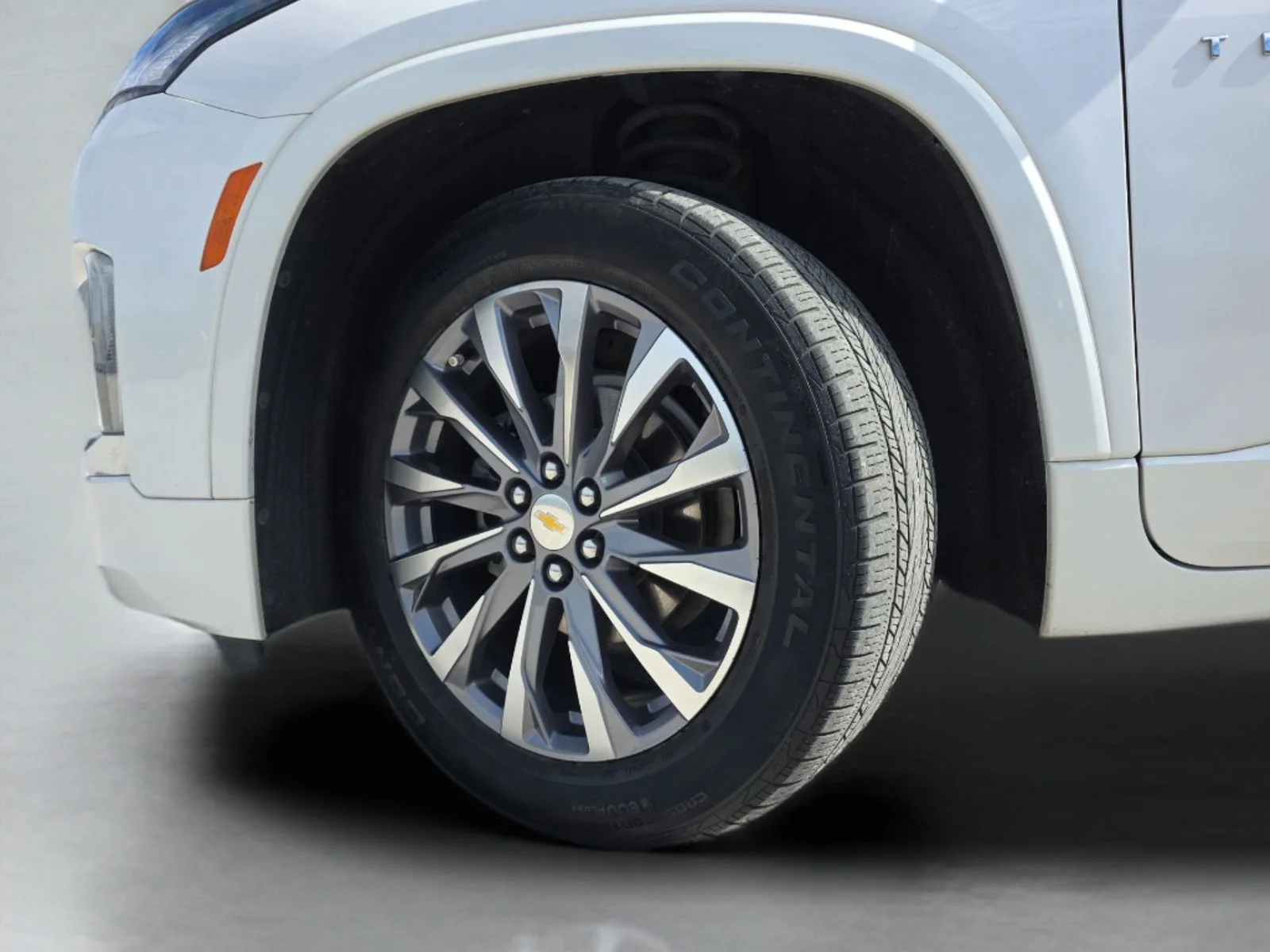 Used 2022 Beige Chevrolet Premier image 37