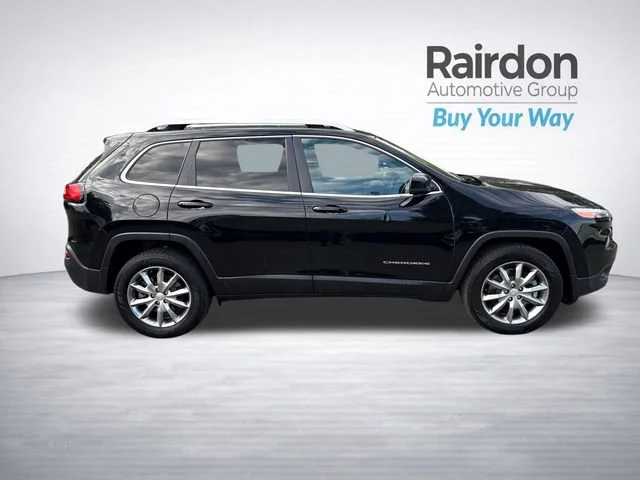 Used 2018 Diamond Black Crystal Pearlcoat Jeep Limited image 8