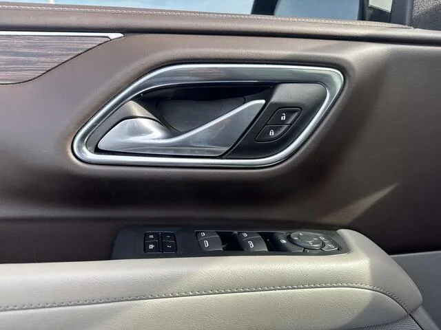 Used 2024 Summit White Chevrolet LT image 19