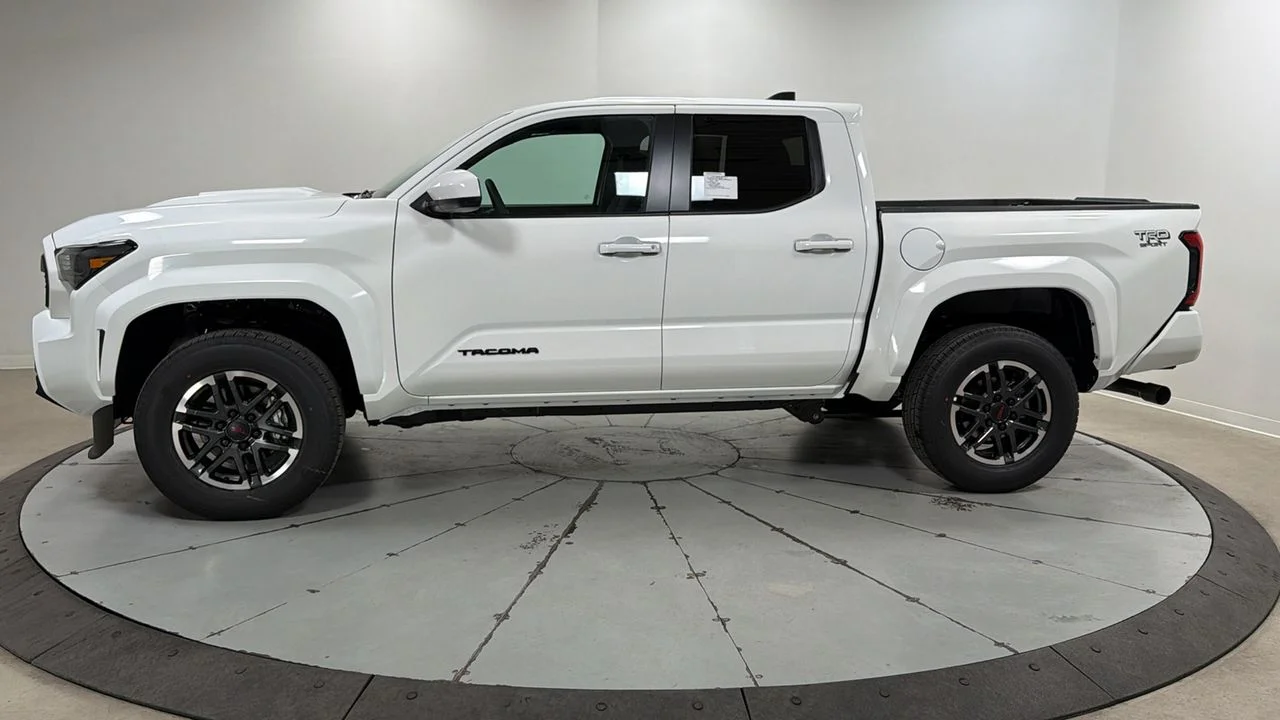 2026 Toyota Tacoma TRD Sport - Photo 8